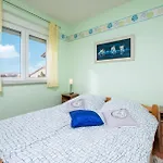 1 Bedroom Lovely In Apartment *