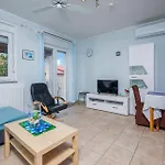1 Bedroom Lovely In Barbariga