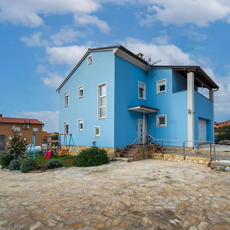 1 Bedroom Lovely In *